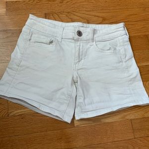 White American Eagle jean shorts